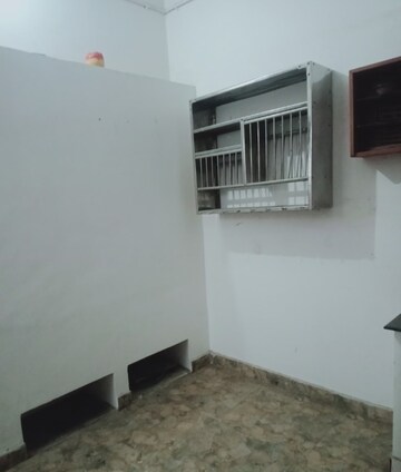 1 BHK Independent House For Rent in Aliganj