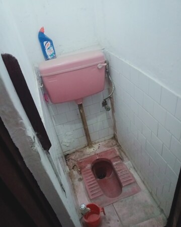 Bathroom in 1 BHK Independent House at Aliganj – for Rent