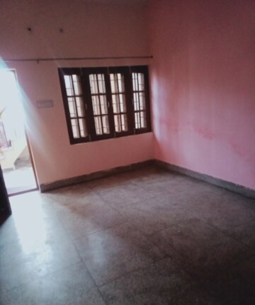 Room in 2 BHK Villa at Jankipuram – for Rent
