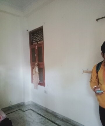 Furnished Amenities in 2 BHK Independent House at Aliganj – for Rent