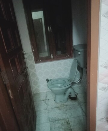 Bathroom in 2 BHK Independent House at Aliganj – for Rent