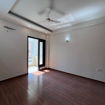 Room in 3 BHK Builder Floor at Ansal Sushant Lok I, Sector 43 – for Rent