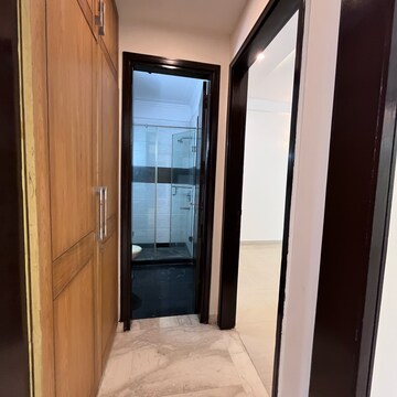 Building Lobby in 3 BHK Builder Floor at Ansal Sushant Lok I, Sector 43 – for Rent