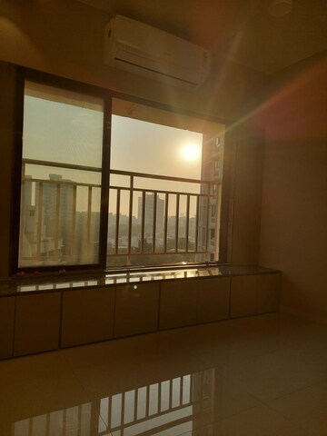 Room in 2 BHK Apartment at Mayfair Housing Akshay, Andheri West – for Rent