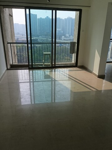 Room in 2 BHK Apartment at Man Opus, Mira Road – for Rent