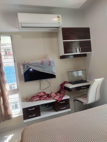 Furnished Amenities in 2 BHK Apartment at DLH Orchid, Andheri West – for Rent