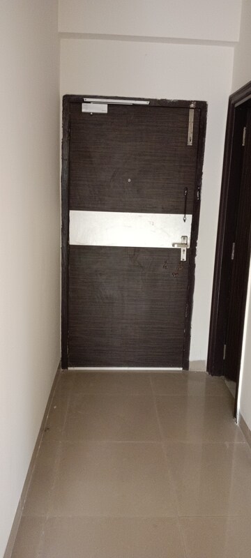 Room in 2 BHK Apartment at Sector 6, Dwarka – for Rent
