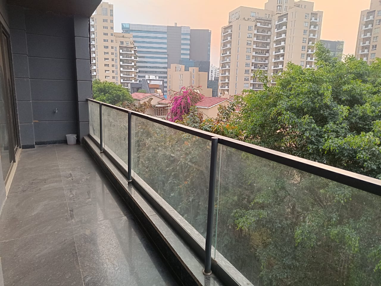 3 BHK + Servant Room Apartment For Sale in Mahindra Luminare