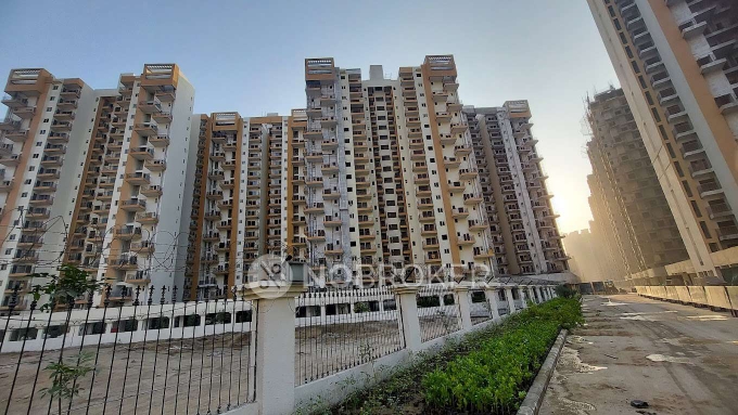 2 BHK + Study Room 990 Sq.Ft. Apartment in Amrapali Centurian Park