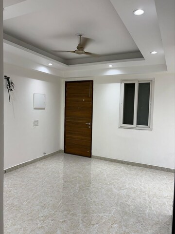 Room in 3 BHK Builder Floor at Sector 12a – for Rent