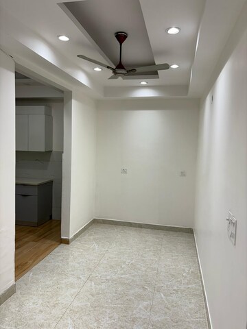 Room in 3 BHK Builder Floor at Sector 12a – for Rent