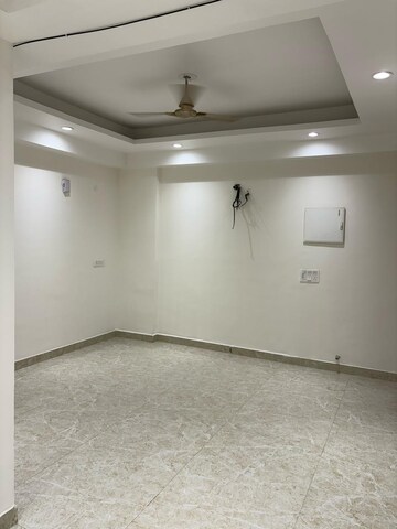 Room in 3 BHK Builder Floor at Sector 12a – for Rent
