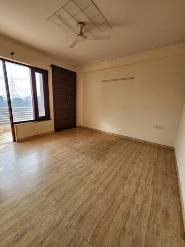 Room in 2 BHK Apartment at Huda CGHS, Sector 56 – for Rent