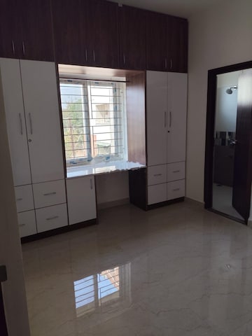 Room in 3 BHK Apartment at Vyom Galaxy, Kukatpally – for Rent