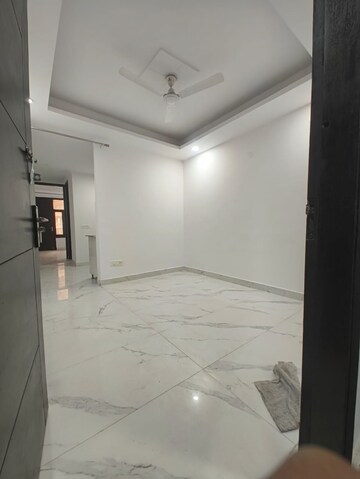 Room in 1 BHK Builder Floor at Saket – for Rent