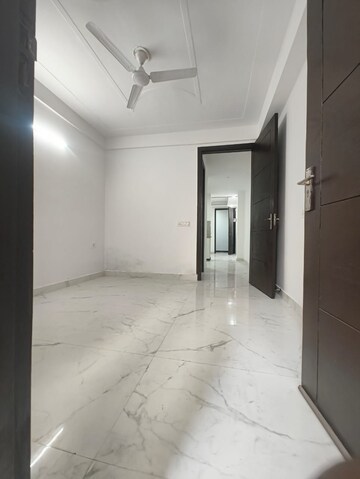 Room in 1 BHK Builder Floor at Saket – for Rent