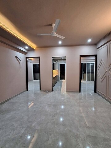 Room in 3 BHK Builder Floor at Sector 31 – for Rent