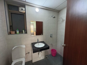 Master Bedroom in 2 BHK Apartment at Kalpataru Paramount, Kapur Bawdi – for Rent