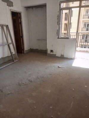 Room in 4 BHK Apartment at Jaypee Green Kosmos Phase II, Sector 134 – for Sale