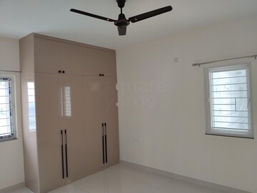 Room in 2.5 BHK Apartment at My Home Tridasa, Tellapur – for Rent