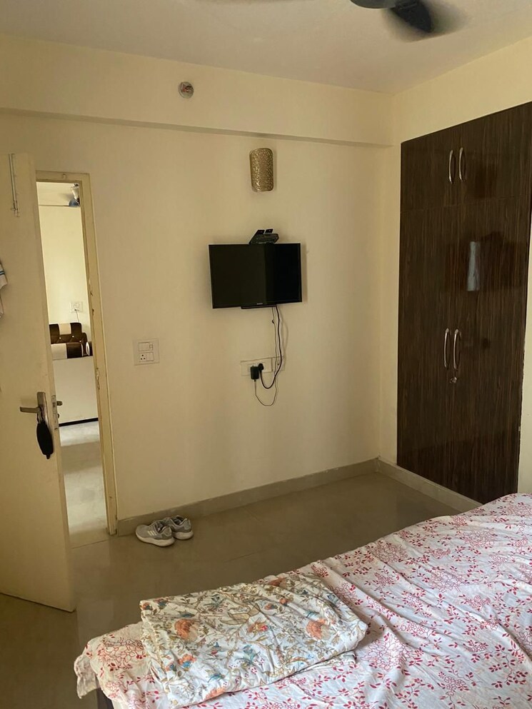 Bathroom, panchsheel-greens 4 Bedroom 2000 Sq.Ft. Apartment In Sector 16 Greater Noida Greater Noida 8310034