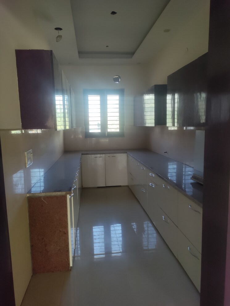 Kitchen, sector 85 3 Bedroom 250 Sq.Yd. Builder Floor In Sector 85 Faridabad 8310069