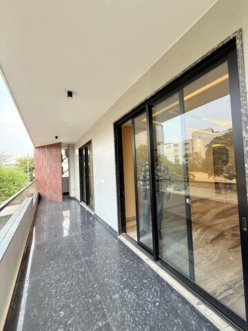 Building Lobby in Studio Builder Floor at Unitech Infospace, Sector 21 – for Rent