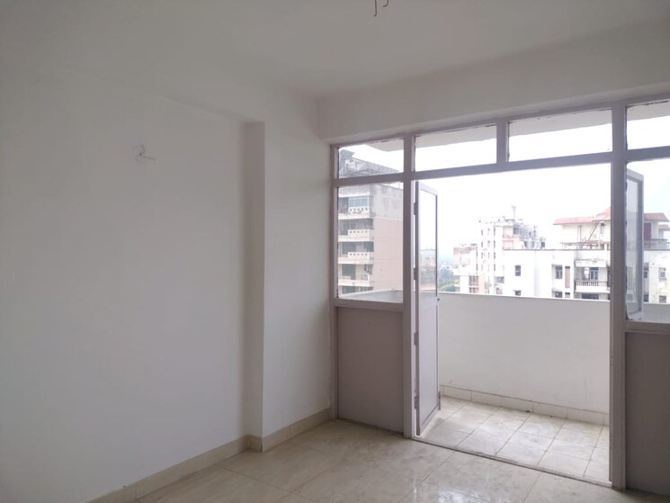 Room, klj-platinum-plus 2 Bedroom 661 Sq.Ft. Apartment In Sector 77 Faridabad 8310118