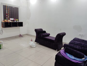 Living Room in 2 BHK Builder Floor at Paschim Vihar – for Rent