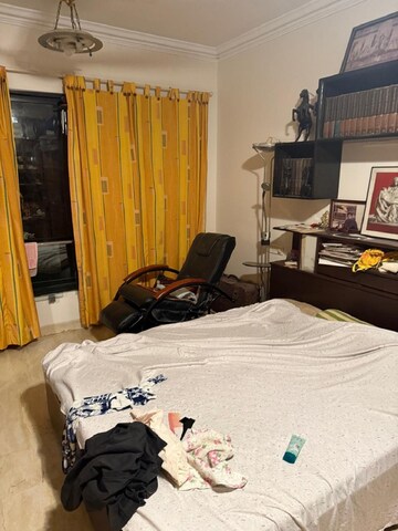 Bedroom in 3 BHK Apartment at Bandra West – for Rent