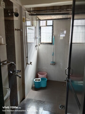 Bathroom in 1.5 BHK Apartment at Sector 16 Ghansoli – for Rent