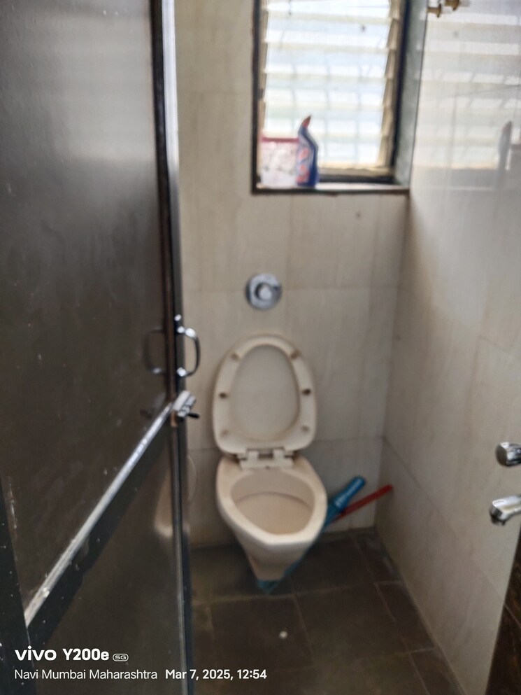 Bathroom, sector 16 ghansoli 1.5 Bedroom 750 Sq.Ft. Apartment In Sector 16 Ghansoli Navi Mumbai 8310127