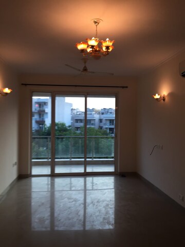 Room in 3 BHK Apartment at Ansal API Esencia, Sector 67 – for Rent