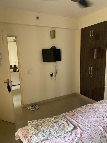 Room in 2 BHK Apartment at Emenox La Solara, Sector 16 Greater Noida – for Rent