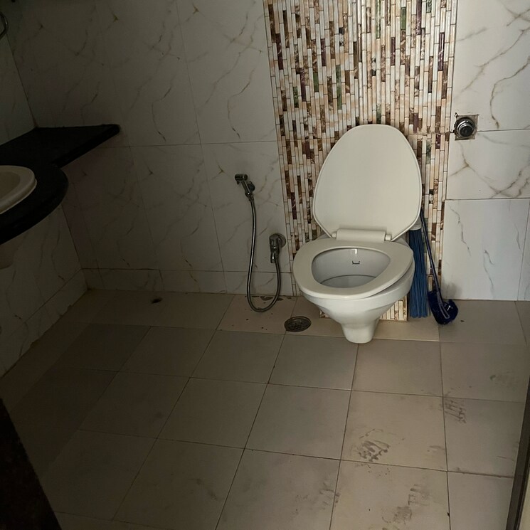 Bathroom, kshitij-chs-sanpada 5 Bedroom 2900 Sq.Ft. Apartment In Palm Beach Navi Mumbai 8310280