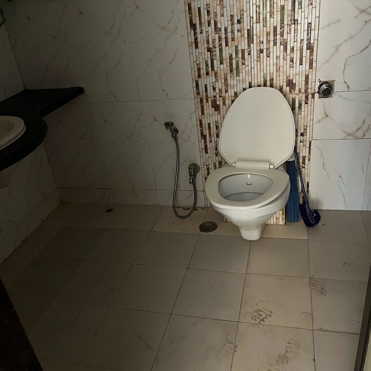 Bathroom, kshitij-chs-sanpada 5 Bedroom 2900 Sq.Ft. Apartment In Palm Beach Navi Mumbai 8310280