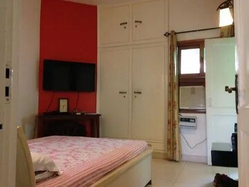 Bedroom in 2 BHK Builder Floor at DLF Vibhuti Khand, Gomti Nagar – for Rent