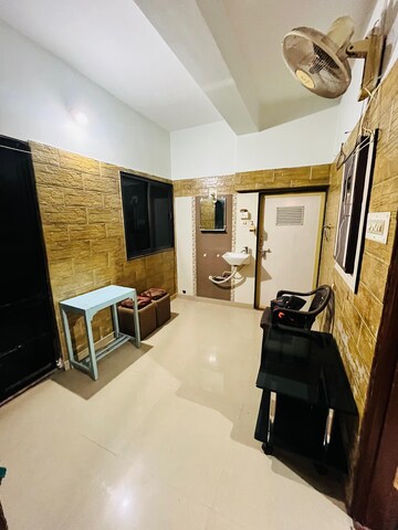 Master Bedroom in 2 BHK Independent House at Nirnay Nagar – for Rent