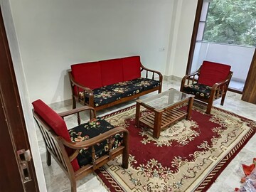 Living Room in 4 BHK Builder Floor at Ansal Sushant Lok I, Sector 43 – for Rent