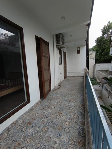 Balcony in 4 BHK Builder Floor at Ansal Sushant Lok I, Sector 43 – for Rent