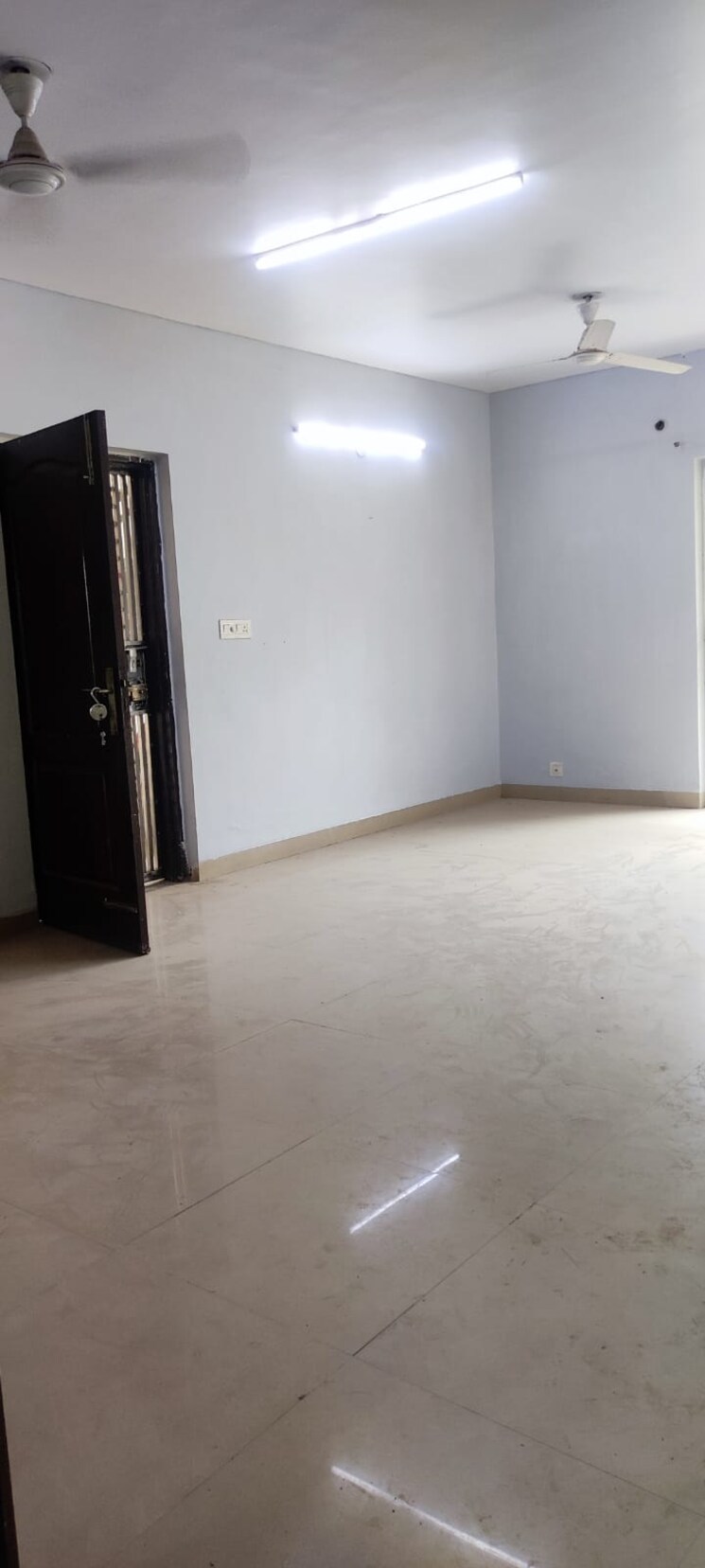 Room, bptp-parkland-pride 4 Bedroom 250 Sq.Yd. Builder Floor In Sector 77 Faridabad 8310381