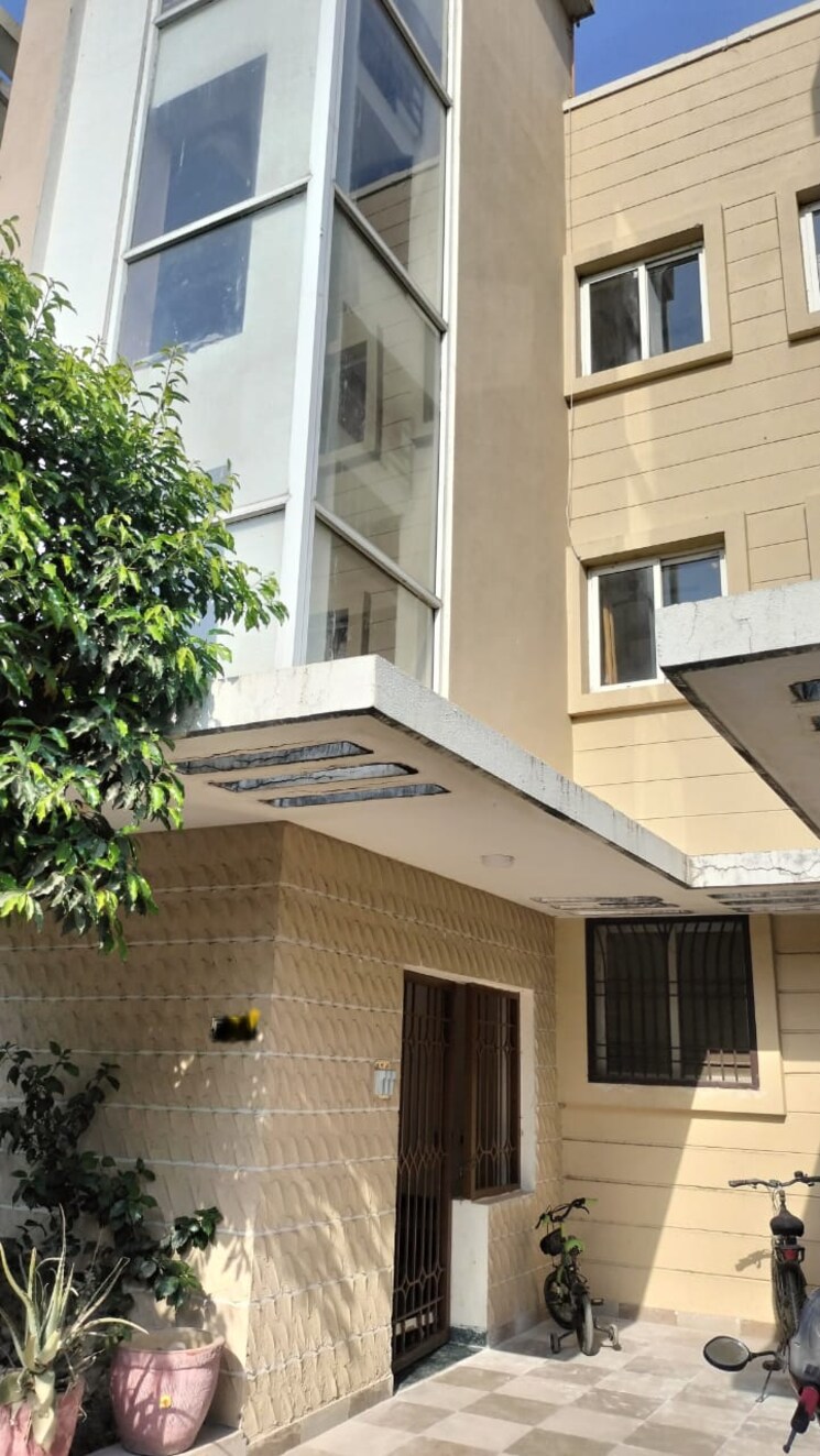 Exterior View, bptp-parkland-pride 4 Bedroom 250 Sq.Yd. Builder Floor In Sector 77 Faridabad 8310381