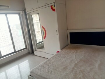 Room in 2 BHK Apartment at Unique Ivana, Mira Road – for Rent