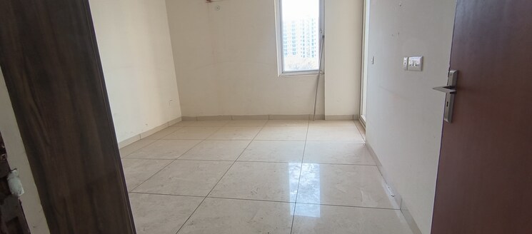 Room, sector 88 3 Bedroom 1565 Sq.Ft. Apartment In Sector 88 Faridabad 8310501
