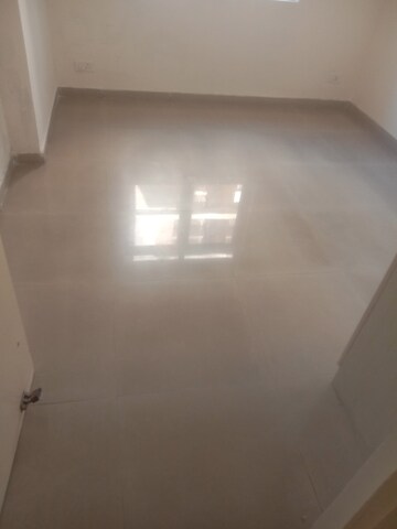 Room in 3 BHK Apartment at Mahagun Mywoods, Sector 16c Greater Noida – for Rent