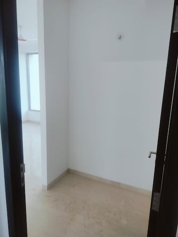 Room in 3 BHK Apartment at Oberoi Sky City, Borivali East – for Rent