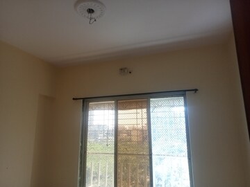 Room in 2 BHK Apartment at Vasudev Arcade, Mira Road – for Rent