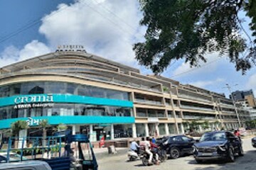  Office Space – Exterior View View at Thaltej - for Rent