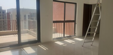 Room in 2 BHK Apartment at Shapoorji Pallonji Sensorium, Hinjewadi – for Rent