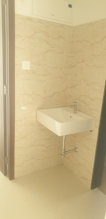 Room in 2 BHK Apartment at Shapoorji Pallonji Sensorium, Hinjewadi – for Rent